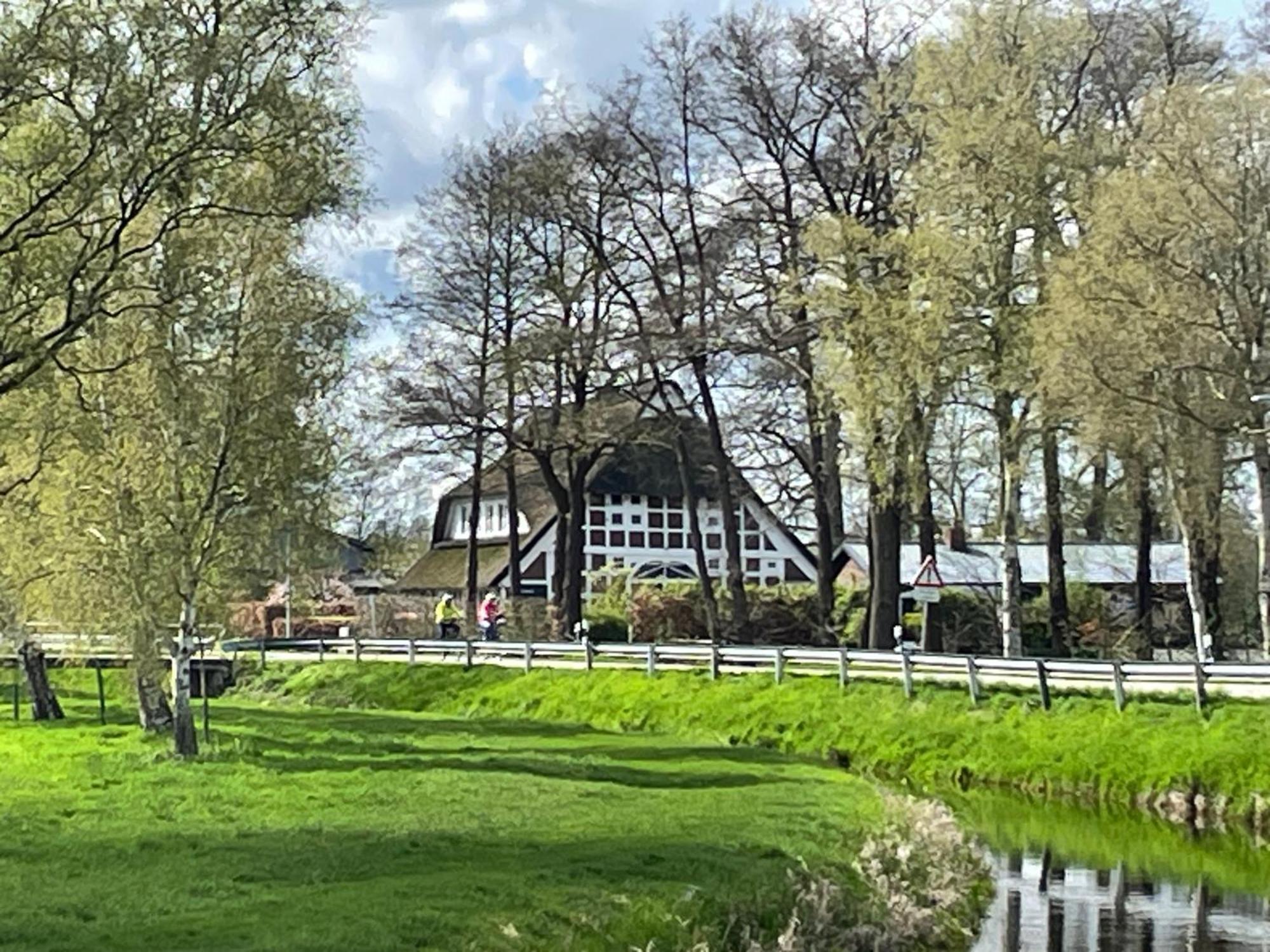 Altes Landhaus Oste, Klavier Appartement, 2 Zimmer Mit Kamin Hemmoor Exteriör bild